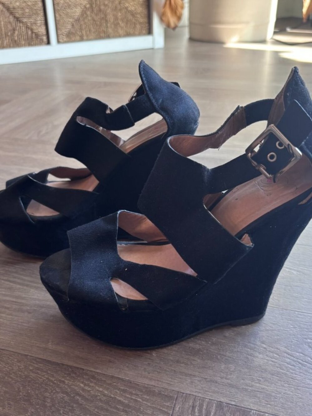 Do Black Suede Platform Strappy Wedges - Picture 2 of 9